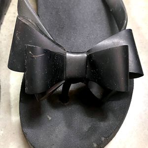Black Foam Slippers With Bow
