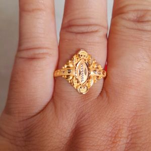 Beautiful New Ladies Ring