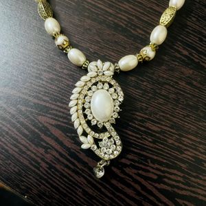 Pearl AD beautiful necklace