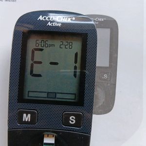 ACCU-CHEK BLOOD GLUCOSE METER