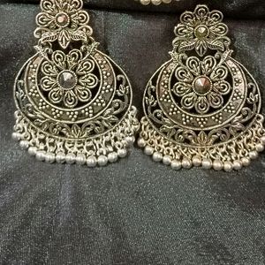 Oxidised Earrings With Mangtika