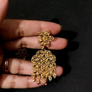 Gold filigree earrings imitation