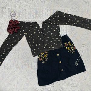 Fitted Crop Top Long Sleeved Star Pattern