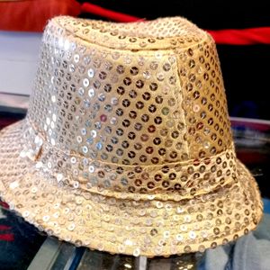 Sequin Light Golden Cap