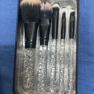 L’Oreal Paris Makeup Brushes