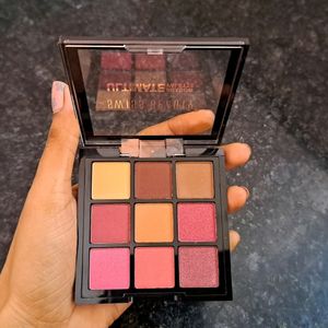 Swiss Beauty Ultimate Eyeshadow Palette