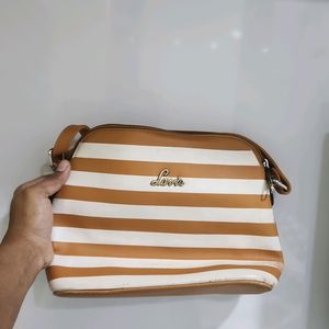 Lavie Brand Sling