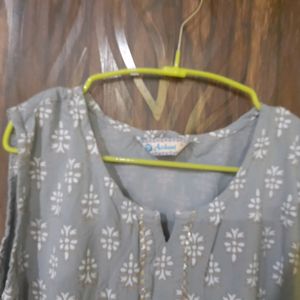 Sleeveless Grey Kurti With Patterns