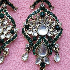 Green And White Kundan Earrings Set