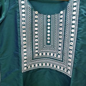 Women Kurta With Pant Set