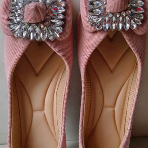 Ballerina Shoe With White Stones.