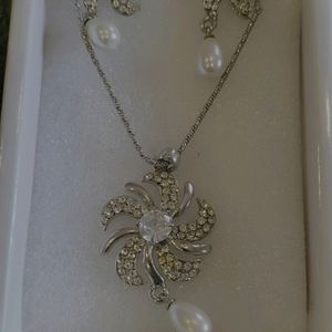 Diamond Necklace Sets