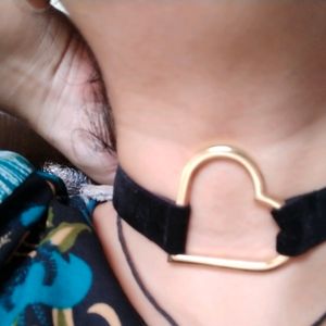 Heart Velvet Choker