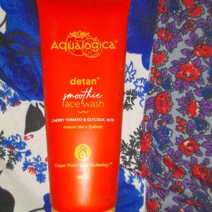 Aqualogica Detan Smoothie Face Wash