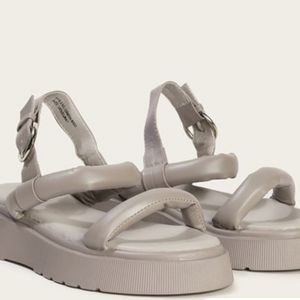 Outryt Platform Sandal