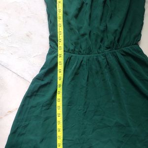 💥PRICE DROPPED 👩‍🏭👩‍🏭Bottle Green Color  Dres