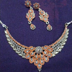 Nekles set with earrings