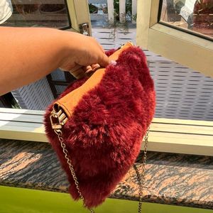 Stradivarius Furr mehroon sling bag