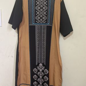 Brand: Navlik, Colour:Black, Yellow, Size:XL, Used:1time, Sleeve:Elbow Length, Cloth Type:polyester, Pattern:Printed, Colour Guarantee