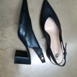 Black Heel (Zara)