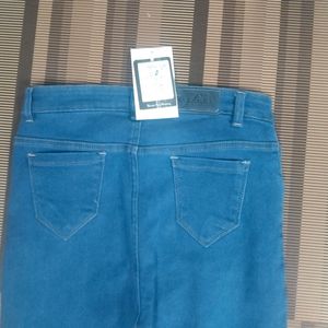 U-05 Size 28 Straight Women Denim Jeans