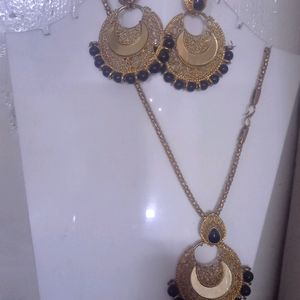 Black Jewelry With Mang Tika