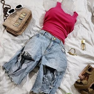 Trendy Distressed Jean Shorts Knee Lenght 💋🥂