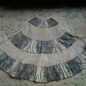 Women long skirt