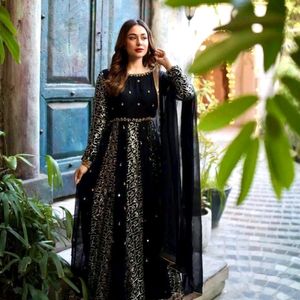 New Bollywood Stayle Pakistani Gown Dress Ne