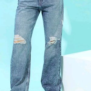 BAGGY DISTRESSED JEANS