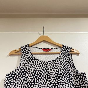 Black And White Dotted Sleevless Crop Top