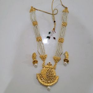 Gold plated necklace and earrings set