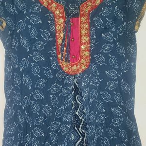 Festive Kurta With EMBROIDERY