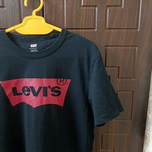 Levis T Shirt