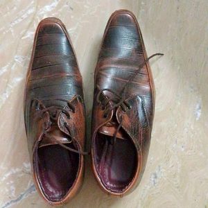 Dual Shade Black And Brown Leather Shoes Uk8