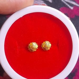 Beautiful New Flower Desine Studs