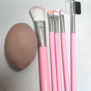 Makeup Brushes And Sponge