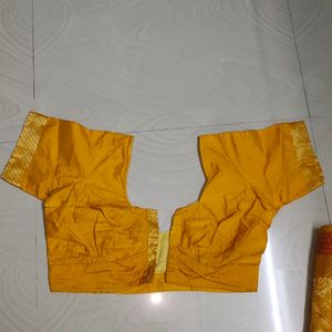 Gold Yellow Beautiful Pattu Saree With Blouse