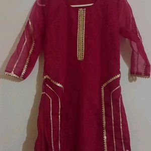 fusion short kurta with lace detailing