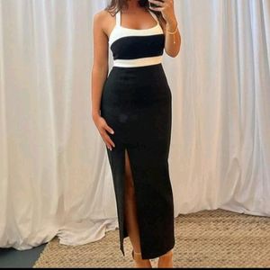 Black Colourblocked Shoulder Straps Maxi Dress