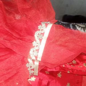 designeer lehnga