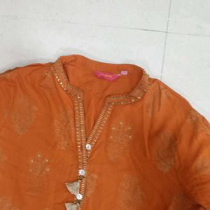 Orange Kurti White Black pants L Size