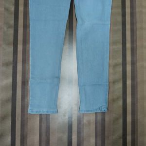 Y-98 Size 32 Slim Fit Women Denim Jeans