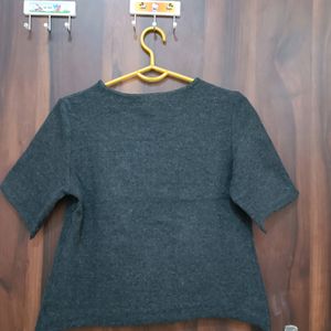 Stretchable Warm Crop Top