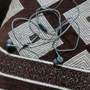 Hitage Wired Ear Lead