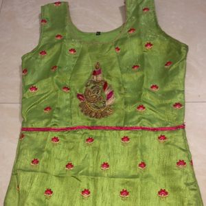 NEW Designer EMBROIDED Roses Lehnga