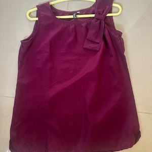 Sleeveless burgundy Top