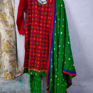 Chunri Threadwork Suit Set