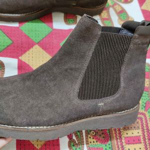 CLARKS CHELSEA BOOTS