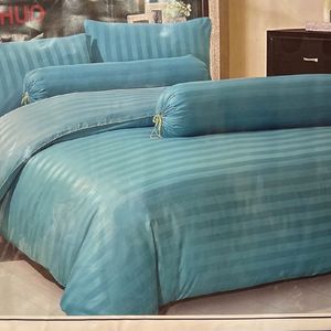 double bed sheet with 4 pillows cower